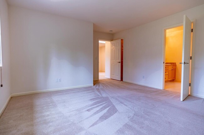 Master Bedroom - 14176 SE 8th Street