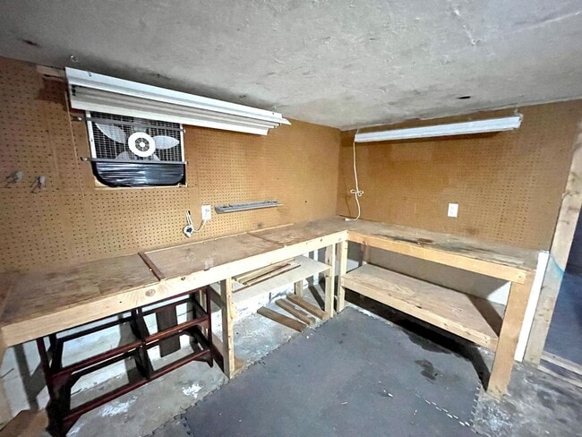Building Photo - Nestled Away In Gig Harbor: A 3 Bedroom wi...