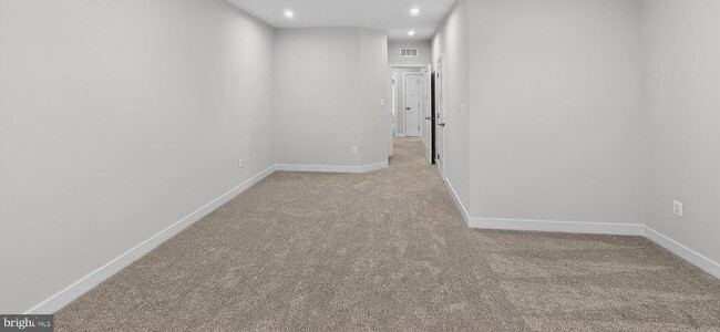 Building Photo - 2542 VERONA Pl