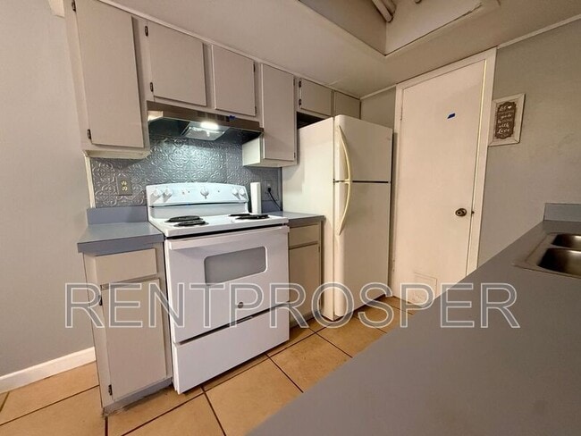 Building Photo - 1720 Potomac Ct