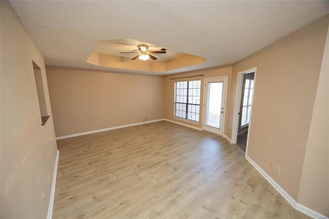 Building Photo - 510 Hollow Wood Rd