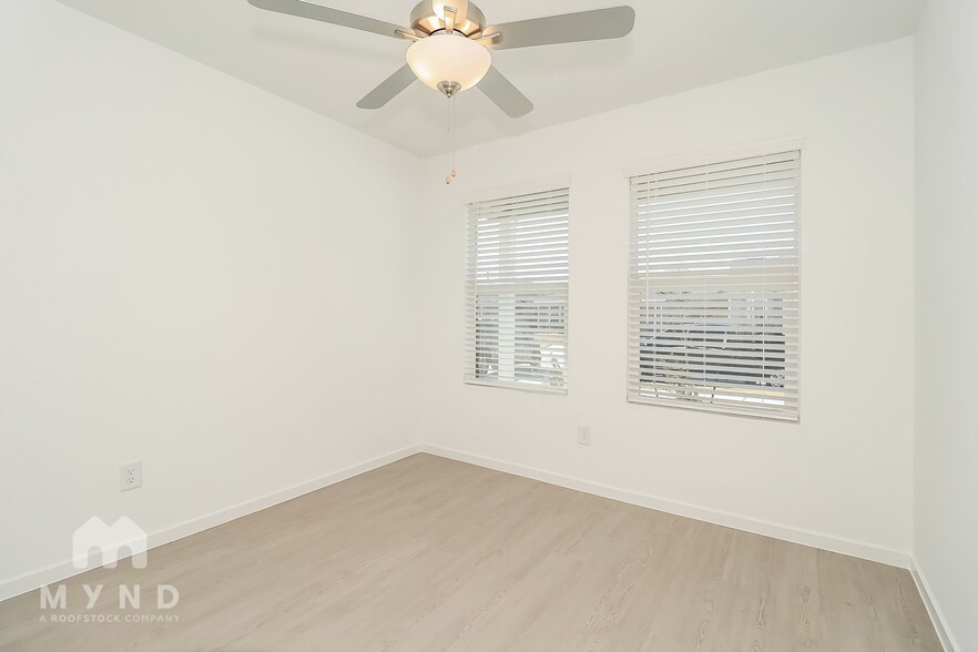 Building Photo - 2753 Ctr Crk Ln