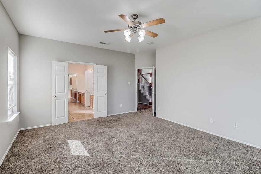 Building Photo - 925 Trailwood Dr