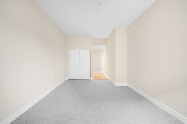 Building Photo - Updated 2BD, 2BA Condo Overlooking Denver Country Club