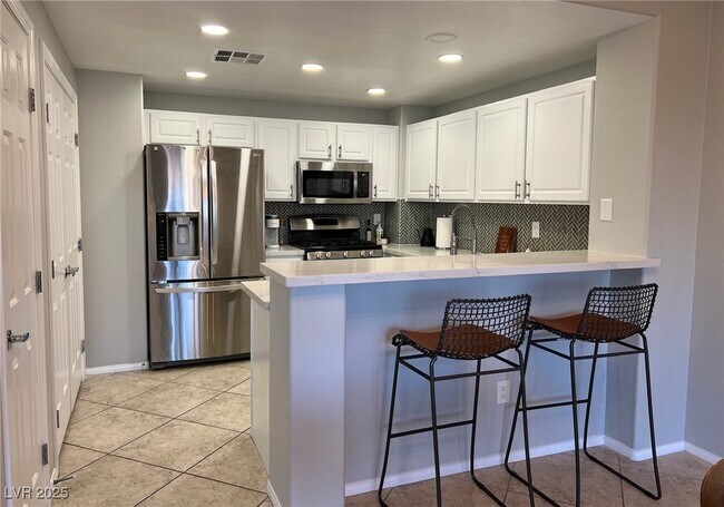 Building Photo - 10809 Garden Mist Dr