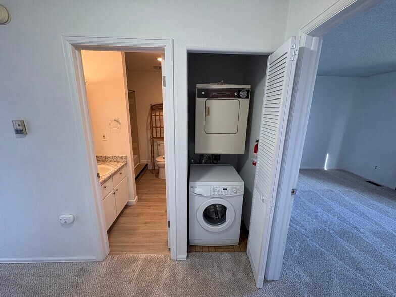 Building Photo - 5505 Mansfield Ct