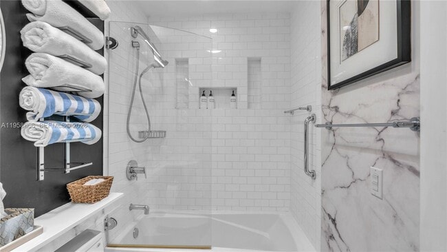 Building Photo - 1715 NE 40th St