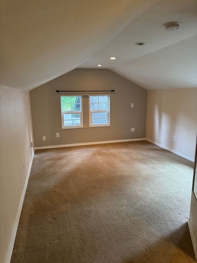 Building Photo - 1bd/1ba Seattle Home
