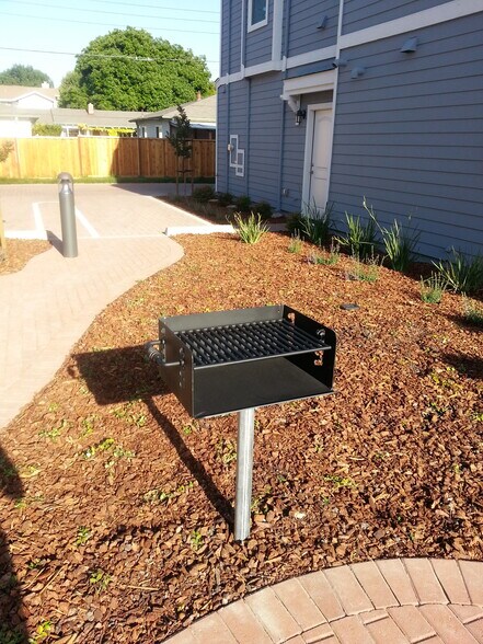 Building Photo - 575 Piazza Dr