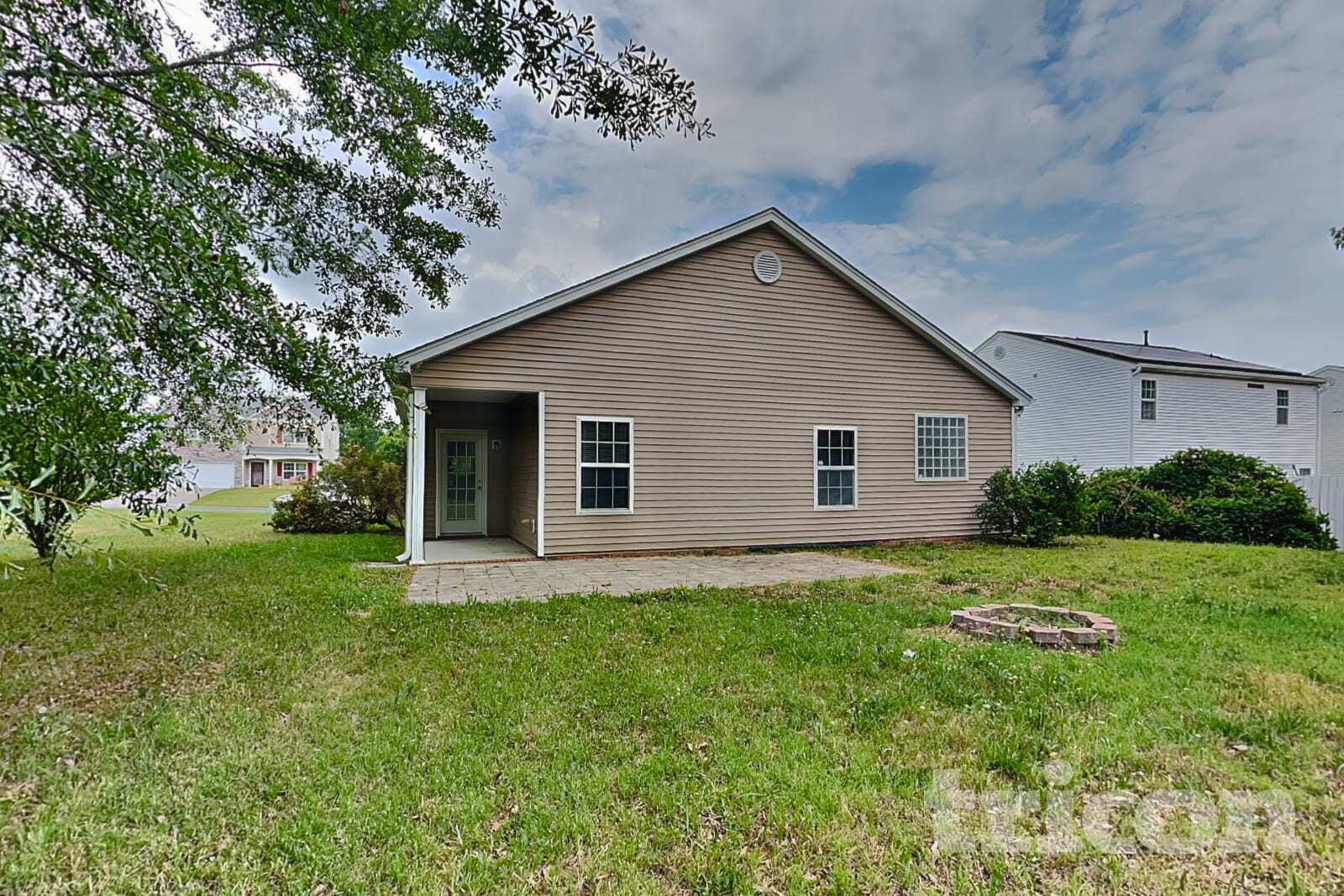Building Photo - 4 Cliffview Ct