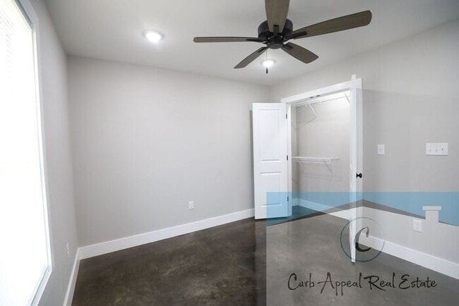 Building Photo - Move in special $900!! New construction 3 bed / 2 bath home - Bono