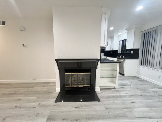 Building Photo - Remodeled 2 Bedroom home San Jose Home in great location