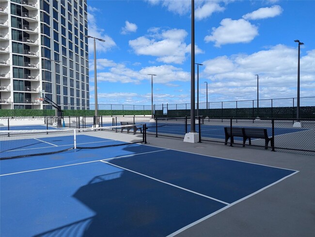 Building Photo - 555 NE 15th St