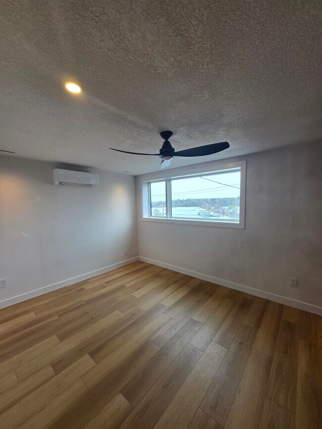 Building Photo - 503 2nd St