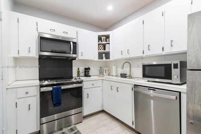 Building Photo - 5840 NE 22nd Way