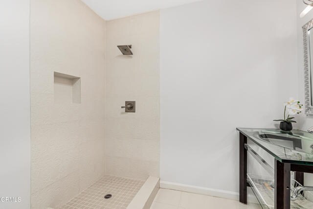 Building Photo - 4722 Park Granada