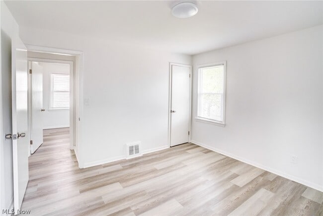 Building Photo - 4407 Woodway Ave