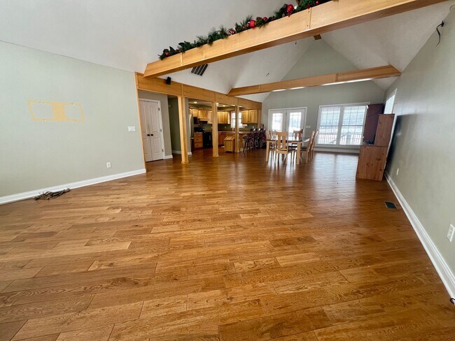 Building Photo - Gorgeous brick home with room to roam!