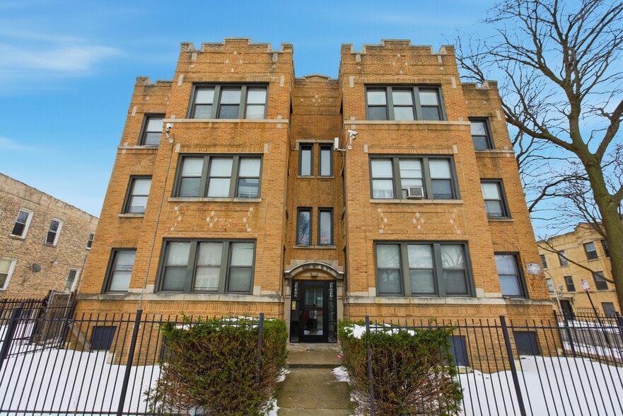 Building Photo - 235 S Lotus Ave