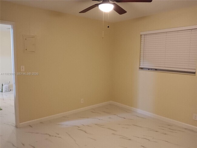 Building Photo - 5861 NE 18th Ave