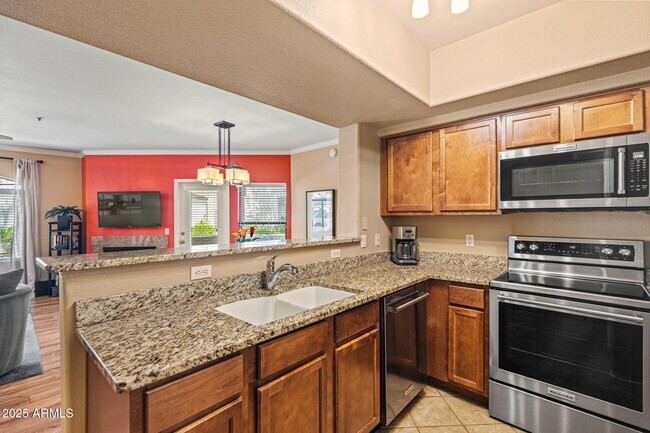 Building Photo - 15095 N Thompson Peak Pkwy