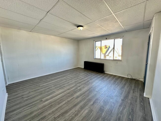 Building Photo - 2330 Eccles St