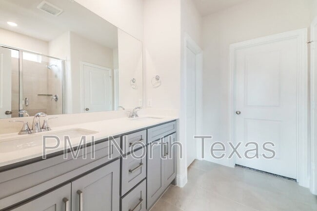 Building Photo - 3114 Cordelia Dr