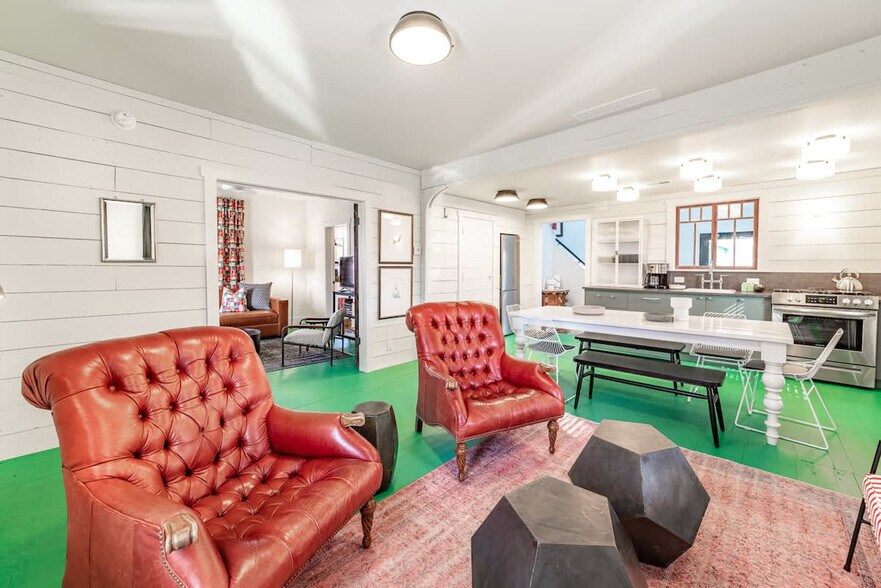 Building Photo - 108 Featherbone Ave