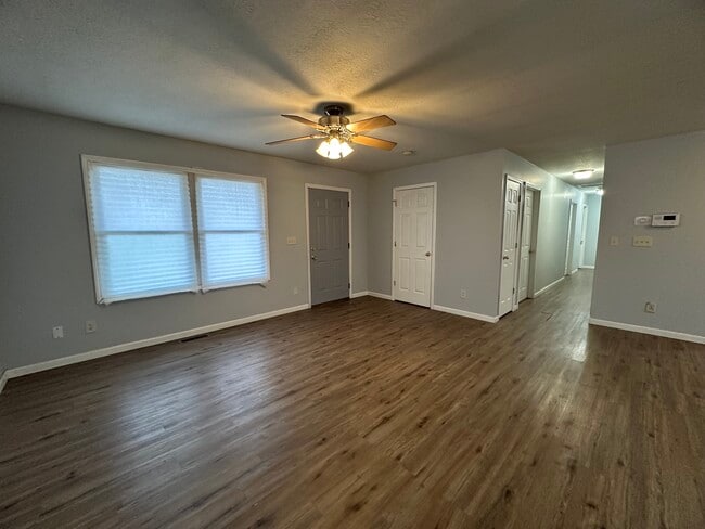 Building Photo - 104 W Davis St