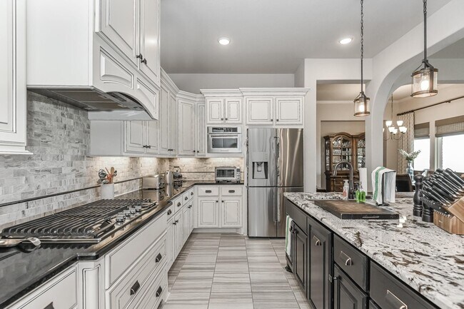 Building Photo - 6110 Meadow Bluff Ct