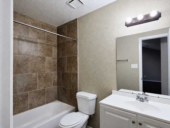 Building Photo - 24015 Farm Hill Dr