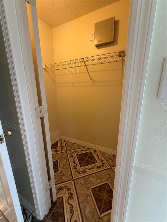 Building Photo - 922 Elm Forest Dr