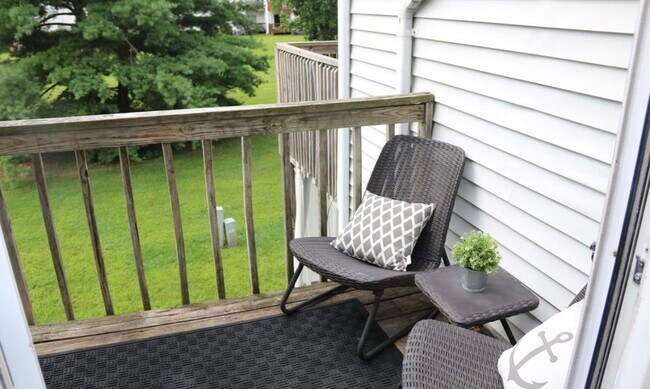 Building Photo - 204 Sandstone Ct