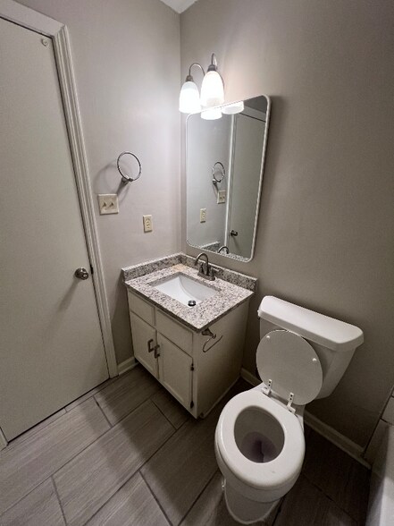 Building Photo - 7358 Country Side Rd