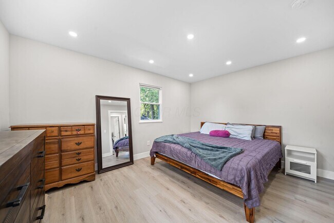 Building Photo - 299 Lombard Rd