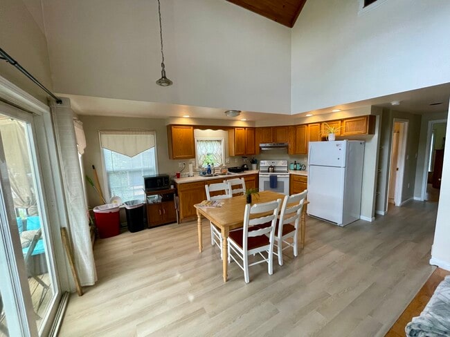 Building Photo - 24 Arrowhead Ln