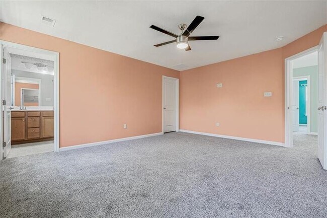 Building Photo - 8059 Hinsdale Ln