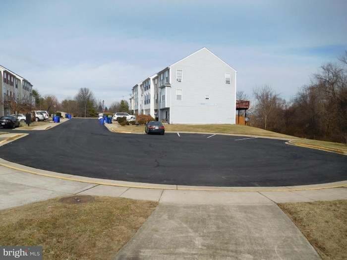 Building Photo - 5634 Crestwood Ct