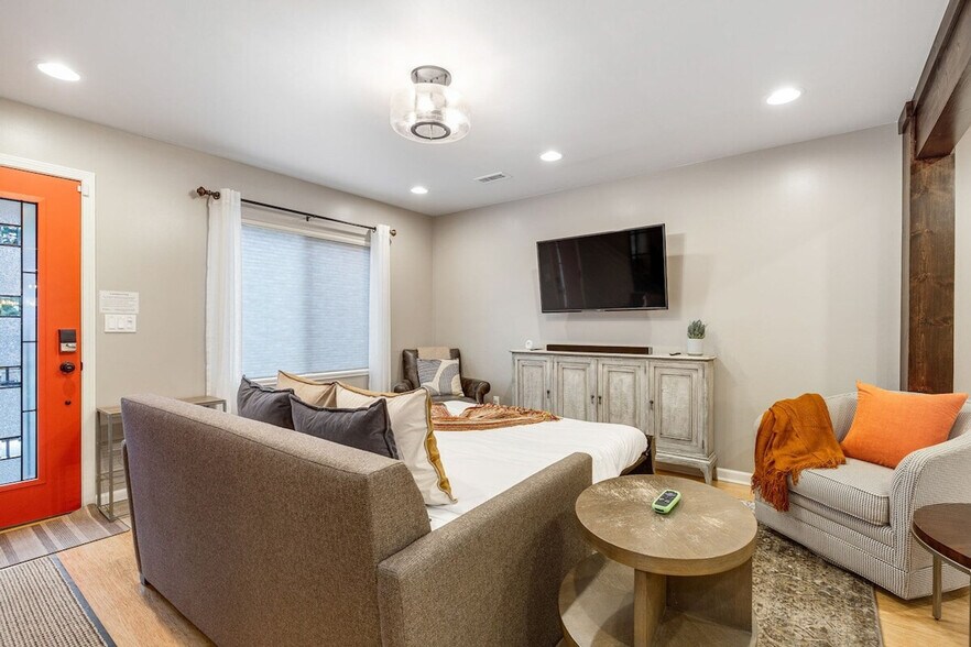 Building Photo - 5241 33rd Ave S