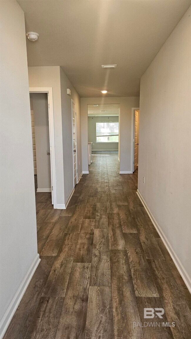 Building Photo - 23432 Shadowridge Dr