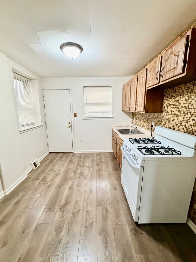 Building Photo - 2615 N Corlies St