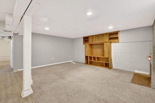 Building Photo - 3660 SE Tenino St