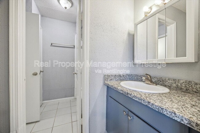 Primary Photo - 3115 Falk Ct