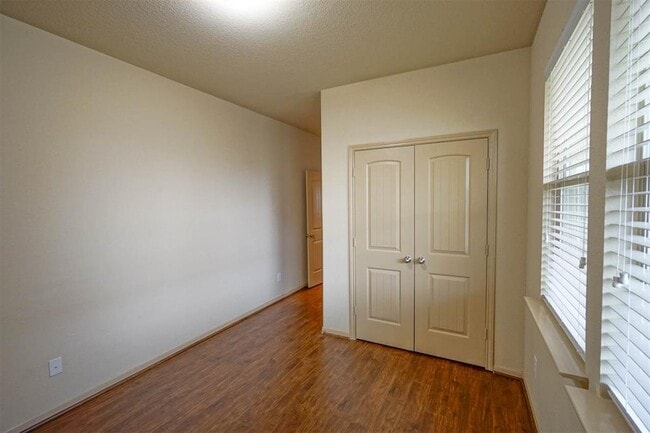 Building Photo - 6139 Grassy Haven Ln
