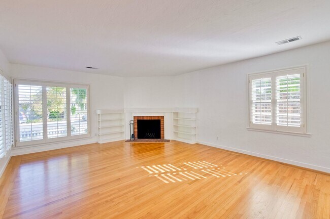 Building Photo - Wow! What a Great Home! Available Soon!