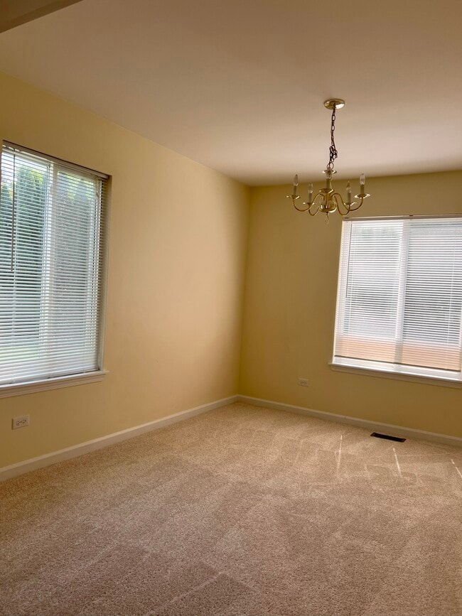 Building Photo - 2308 Sedgwick Ct
