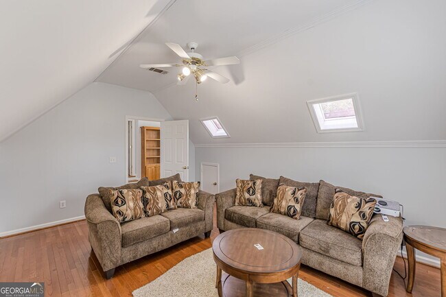 Building Photo - 203 Prestwick Way N