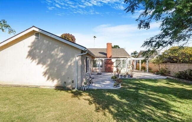 Building Photo - 24121 El Tiradore Cir