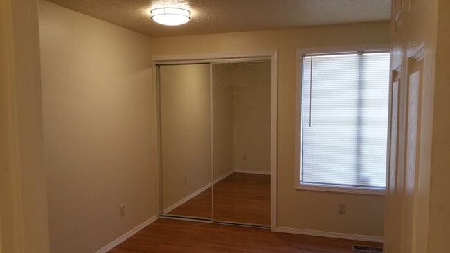 Building Photo - 3617 Silverstone Dr NE