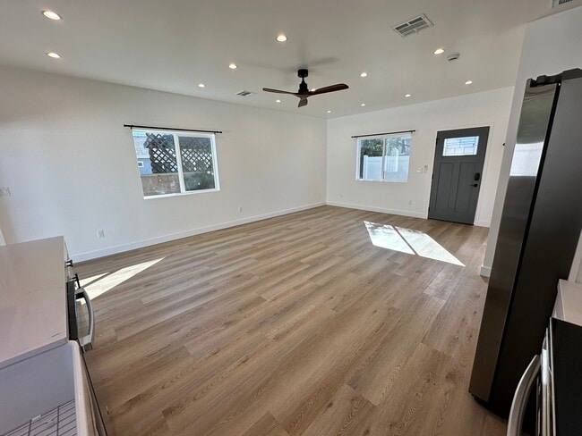 Building Photo - 3617 W Victory Blvd